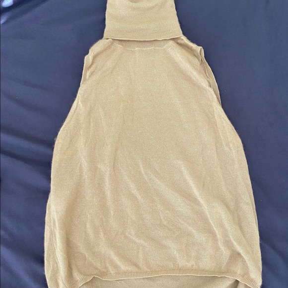 Fendi Cardigan and Turtleneck Vest Set - Picture 5 of 5